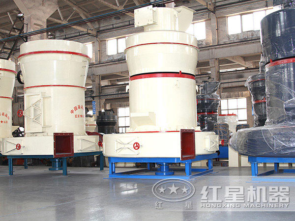 擺放在車(chē)間內(nèi)的鄭州雷蒙磨成品