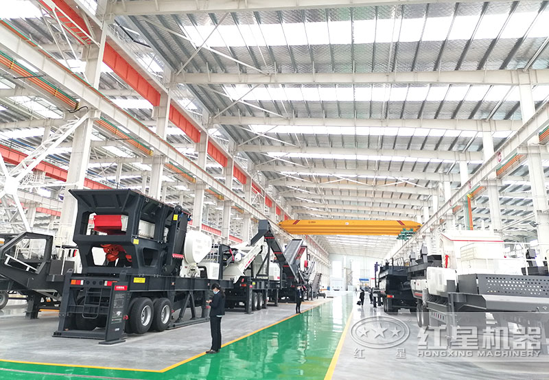 每小時(shí)產(chǎn)3000噸破碎機(jī)車間展示