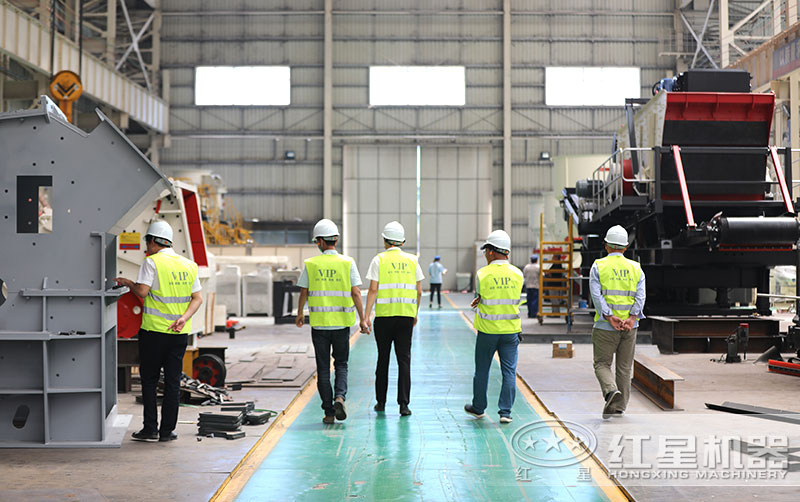 紅星機器磕石機廠家，客戶來實地考察