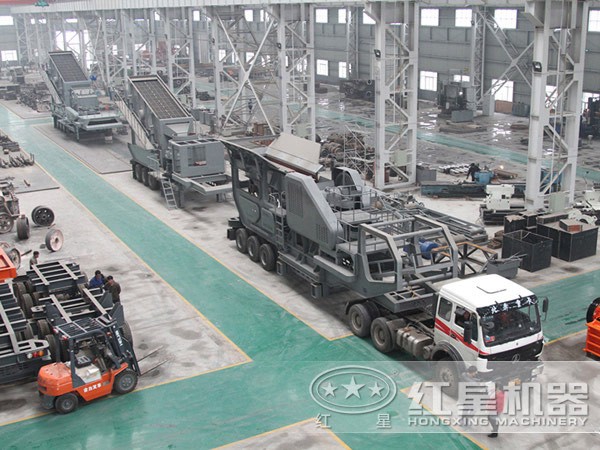 移動粉碎機(jī)生產(chǎn)車間