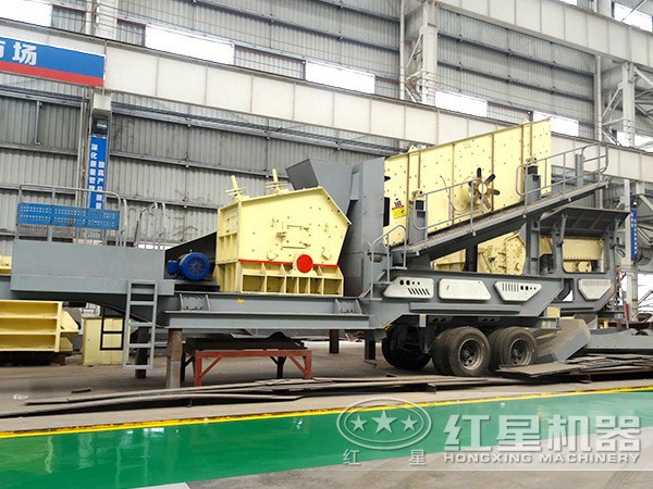 混凝土移動破碎機(jī)時產(chǎn)400噸左右