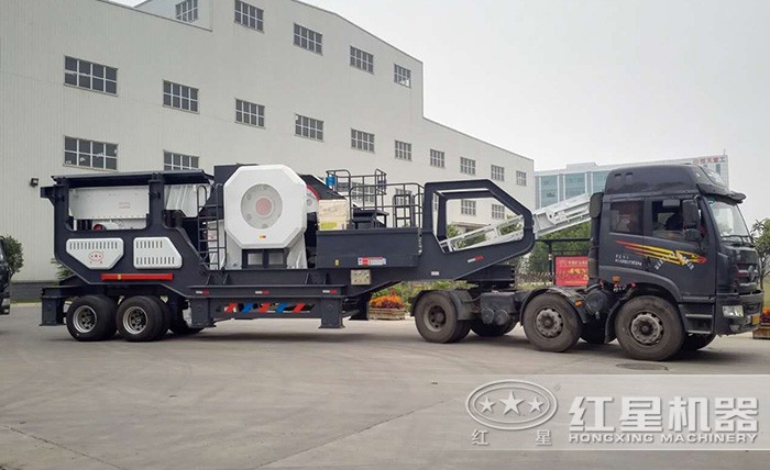 流動山石破碎機(jī)移動方便