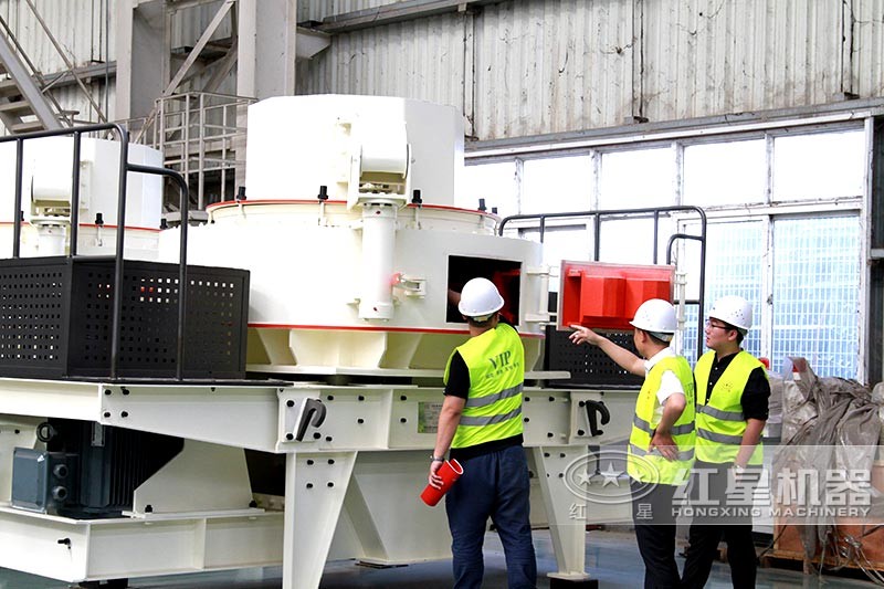 用戶(hù)查看制砂機(jī)開(kāi)門(mén)裝置