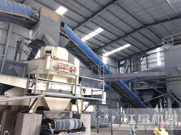 珍珠巖制砂機(jī)現(xiàn)場(chǎng)