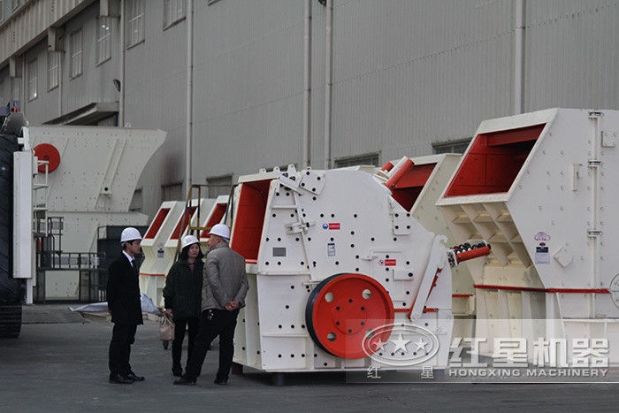 客戶來廠考察，技術經(jīng)理陪同