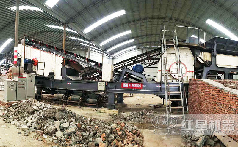 環(huán)保型移動式渣土粉碎機現(xiàn)場 環(huán)保型移動式渣土粉碎機現(xiàn)場