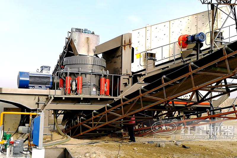 流動(dòng)碎石機(jī)現(xiàn)場(chǎng)近景，可安排就近現(xiàn)場(chǎng)考察