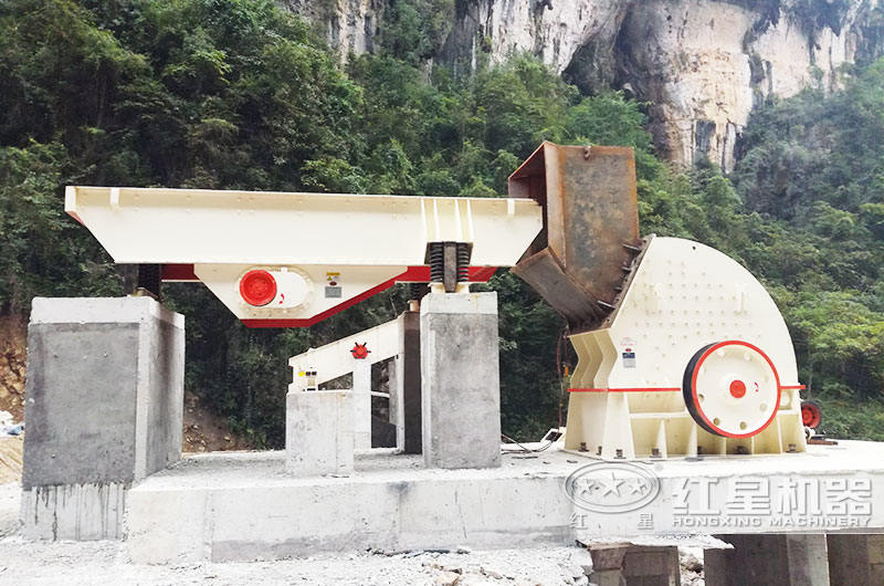 重錘破碎石生產(chǎn)線現(xiàn)場(chǎng)