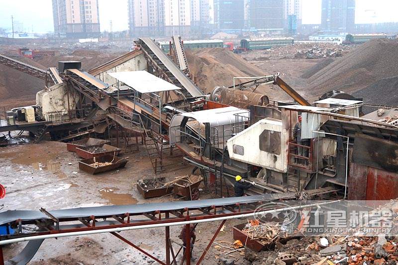 建筑垃圾破碎機(jī)-輪胎式移動(dòng)破碎站，雙機(jī)聯(lián)合