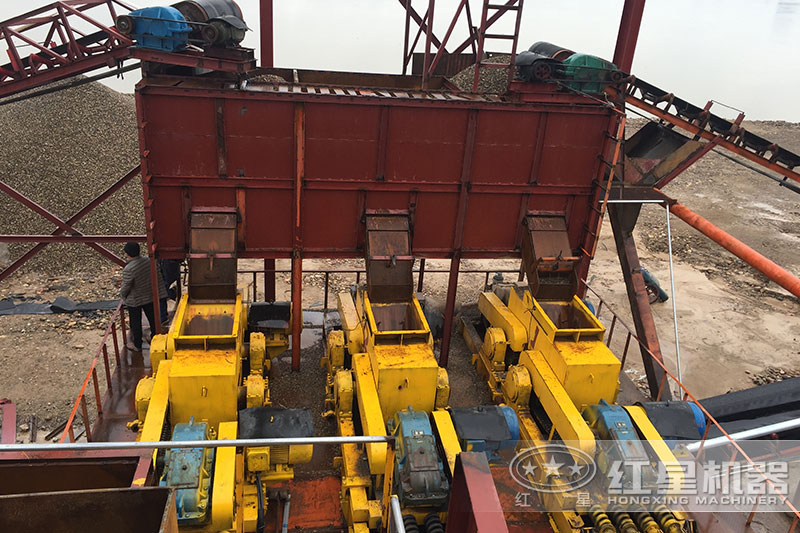 細(xì)碎打沙機現(xiàn)場