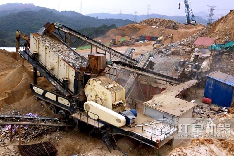 移動(dòng)式碎石機(jī)作業(yè)現(xiàn)場