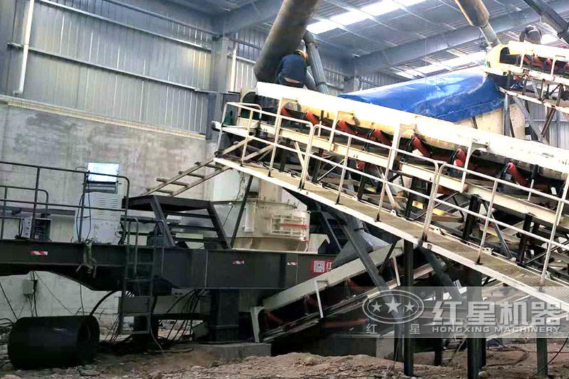 時(shí)產(chǎn)80噸車載制砂機(jī)現(xiàn)場