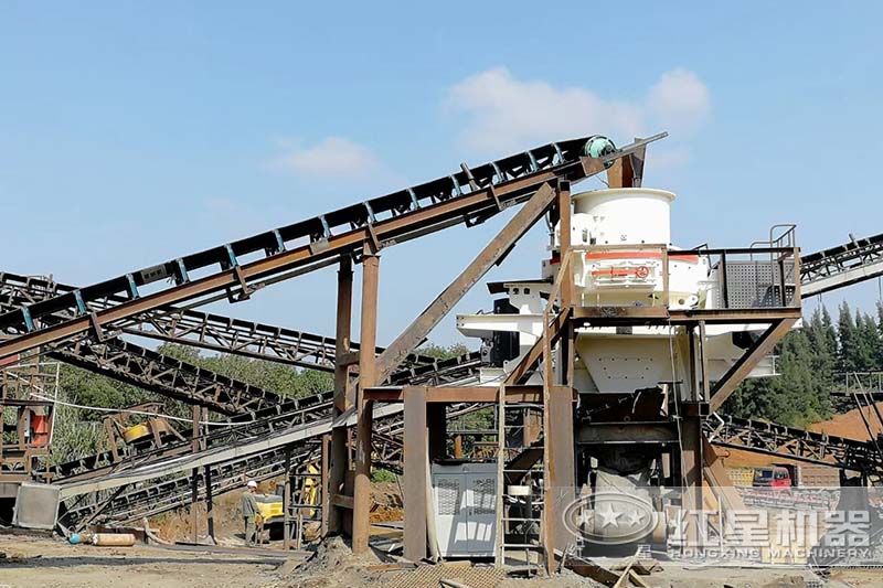 時(shí)產(chǎn)300噸噸全套破石子機(jī)客戶現(xiàn)場(chǎng)，可參觀