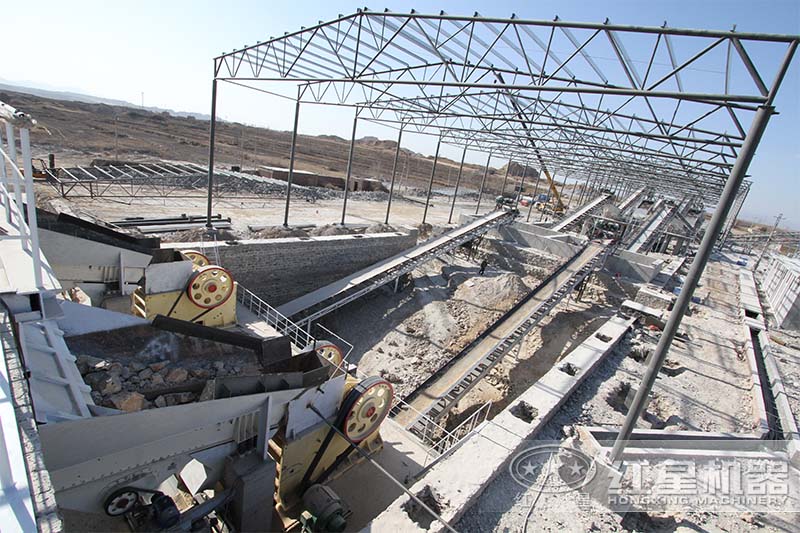 大型軋石機(jī)設(shè)備現(xiàn)場