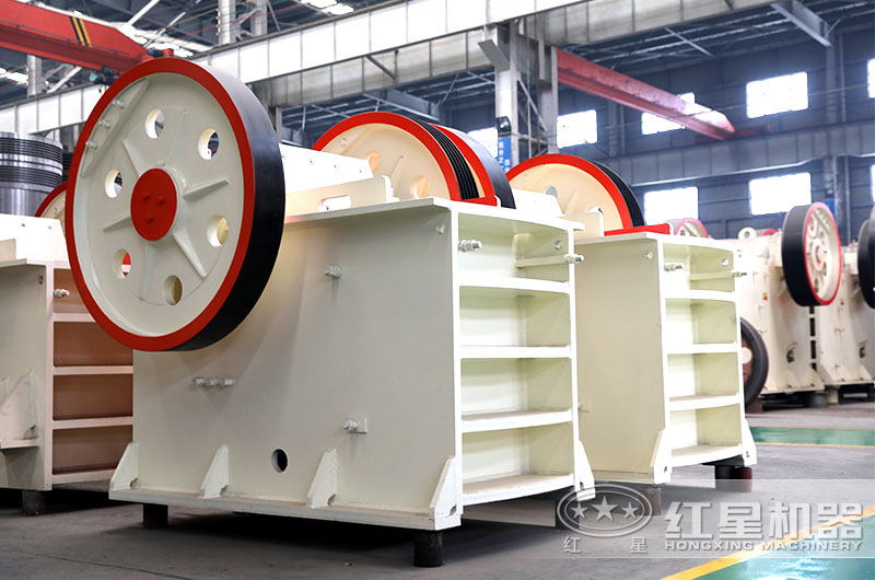 鄂破工作穩(wěn)定，破碎力度強，適合各種石料廠