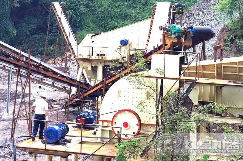 兩臺(tái)錘破共同作業(yè)，提高效率