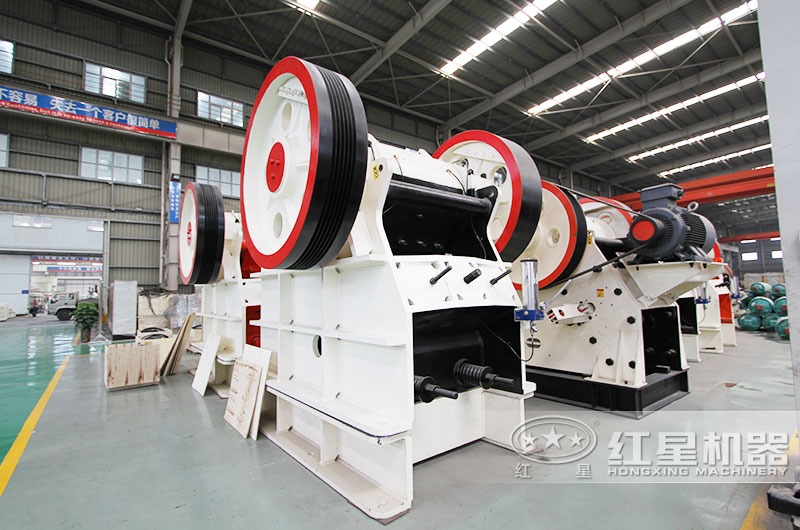 鄂式破碎機(jī)，產(chǎn)量1-2200t/h，耐磨抗沖擊