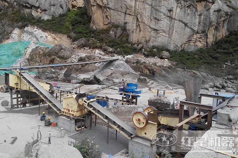 石灰石破碎制砂生產線客戶現(xiàn)場